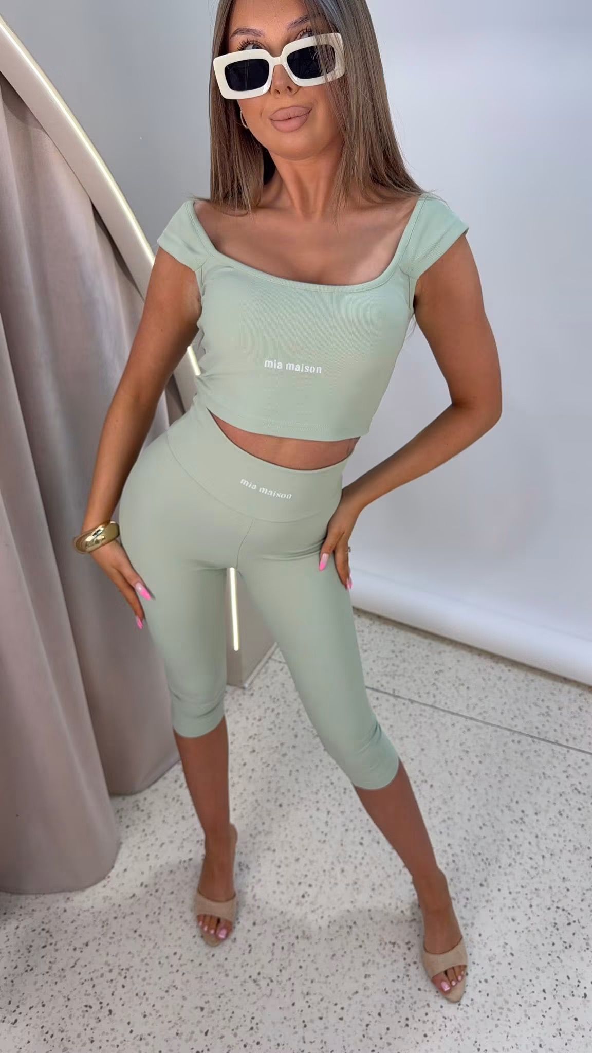 SET CAPRI