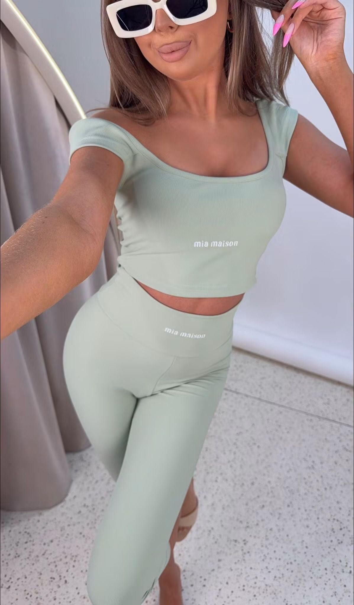 SET CAPRI